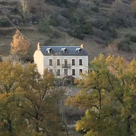 Aux Berges Du *