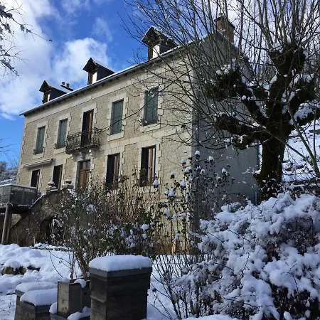 Aux Berges Du *